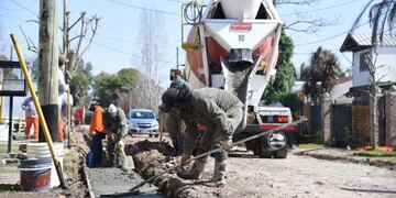 La Municipalidad de La Plata retomó las tareas de renovación integral y pavimentación de la calle 28 bis, en el tramo que comprende desde 493 a 495 (Municipalidad de La Plata)