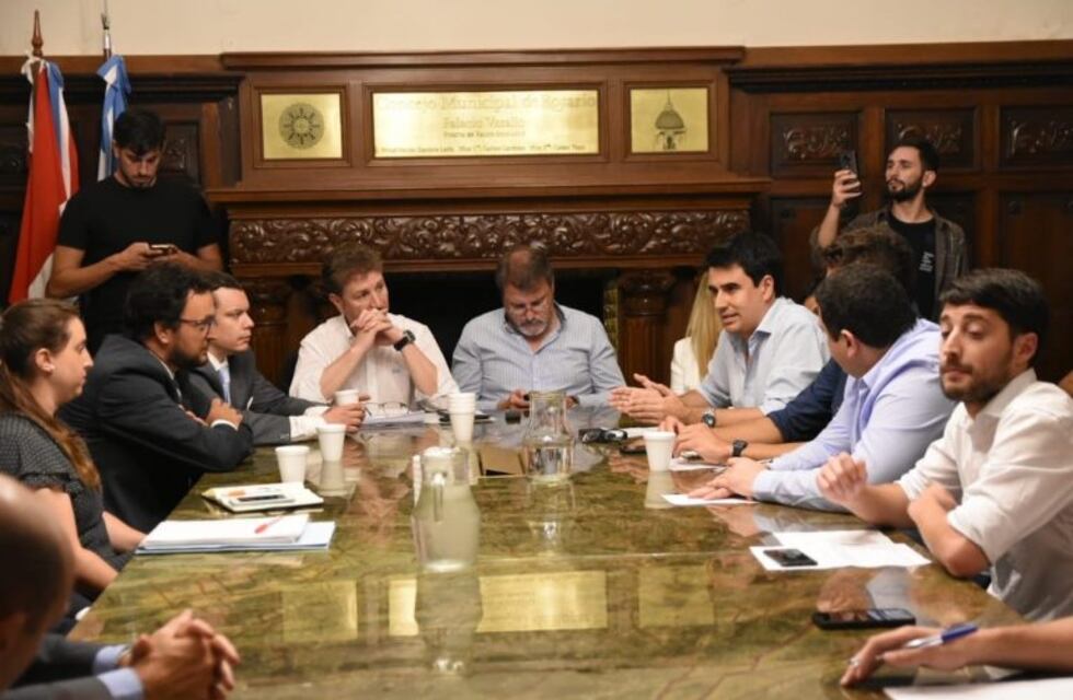 Reunión caliente en el Concejo por la regulación de las apps de pedidos