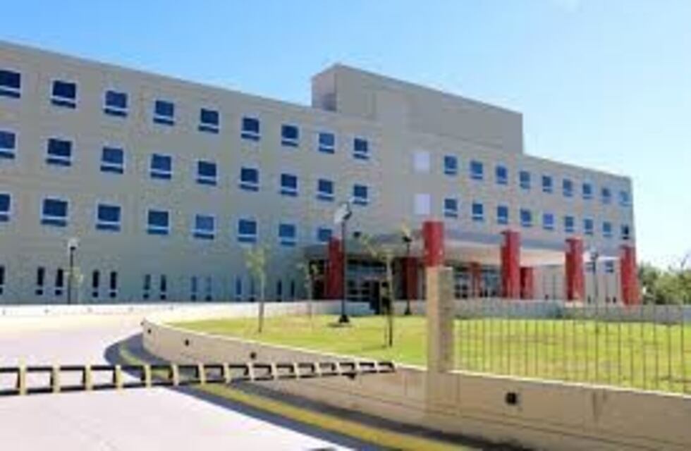 Para paliar la falta de médicos en la salud pública, convocan a residentes