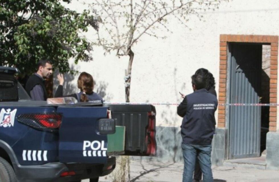 Hallaron un cadáver quemado en Godoy Cruz