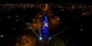Monumento a los caídos en Malvinas y su nueva iluminación