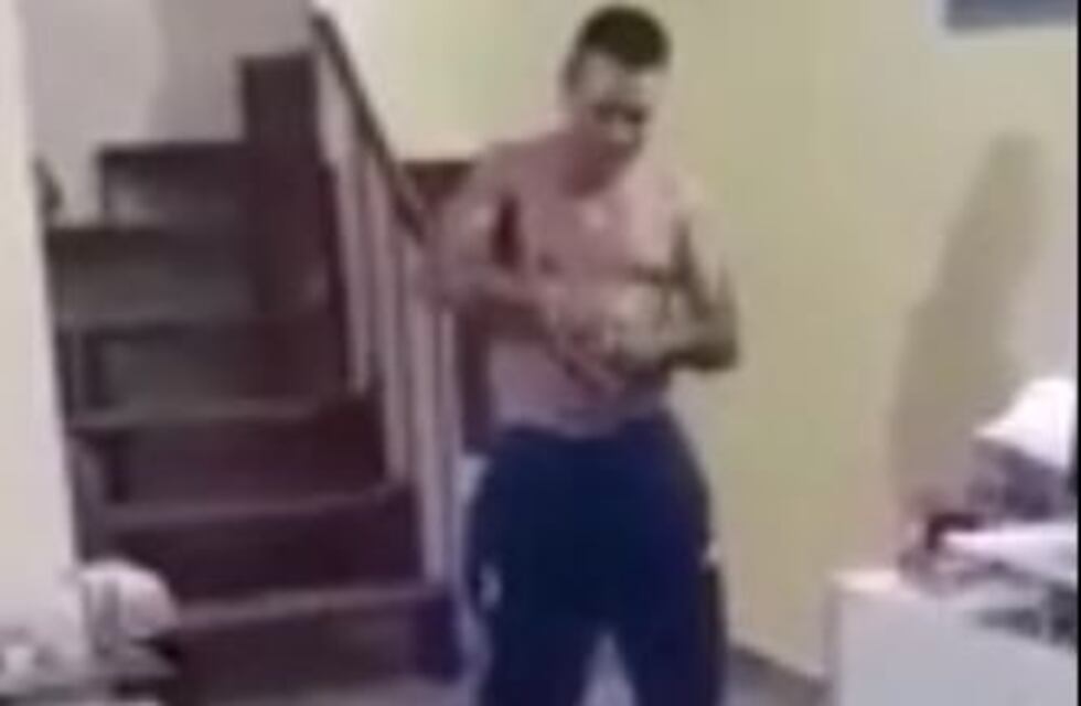 La Plata: un narco baila bajo una lluvia de billetes