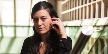 ARCHIVO - La escritora argentina Samanta Schweblin el 03/11/2015 en Ciudad de México\u002E Schweblin se encuentra entre los seis finalistas del prestigioso premio británico de literatura Man Booker International, según dieron a conocer el 20/04/2017 los organizadores\u002E\r\n(Vinculado al texto de dpa \