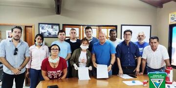 Los funcionarios se sumaron a la medida anunciada por el gobernador Herrera Ahuad\u002E