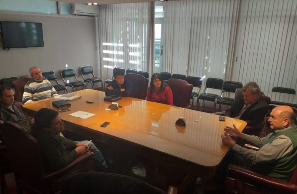 Claudia Bustos participo de la reunión de los afectados a la balanza con Vialidad Provincial