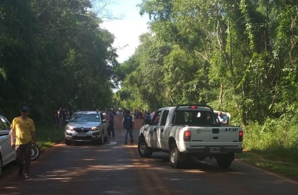 Manifestantes continúan bloqueando el acceso al aeropuerto de Iguazú