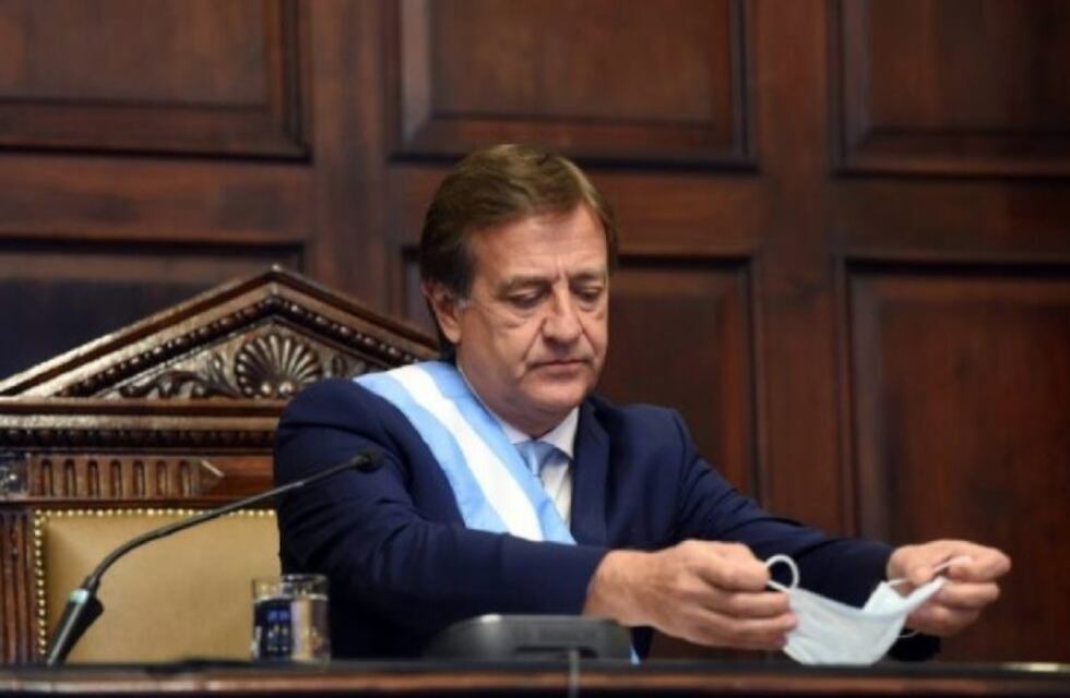 Piden que el ajuste político comience por el Ejecutivo