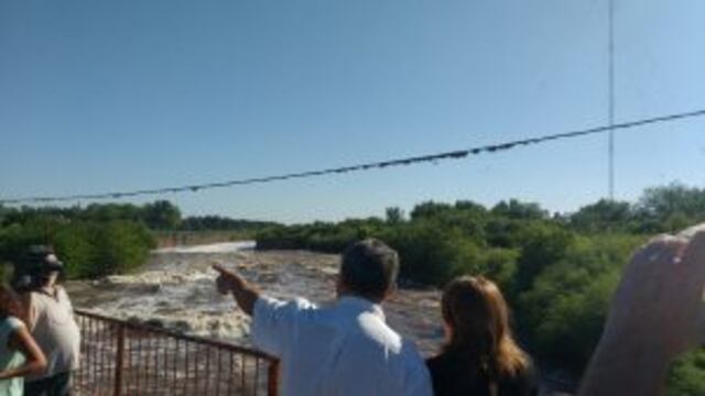 Funcionarios municipales decidieron cortar el tru00e1nsito sobre el cruce de la calle Ayacucho por el