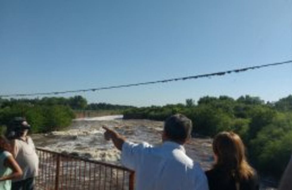 Fein le reclamó a Lifschitz que active obras ante el avance de la cascada en el arroyo Saladillo