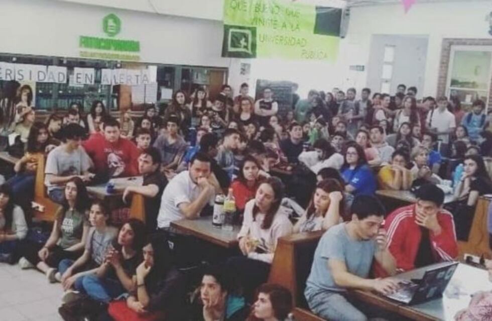 Estudiantes tomaron la Universidad Nacional de Villa María