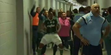 La pelea entre Peu00f1arol y Palmeiras continuu00f3 en zona de vestuarios.