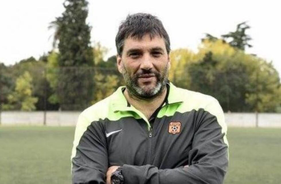 El rosarino Gerardo Ameli renunció tras recibir amenazas en el fútbol peruano