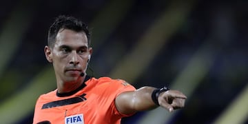 Facundo Tello dirigirá Independiente-Racing. (AFP)