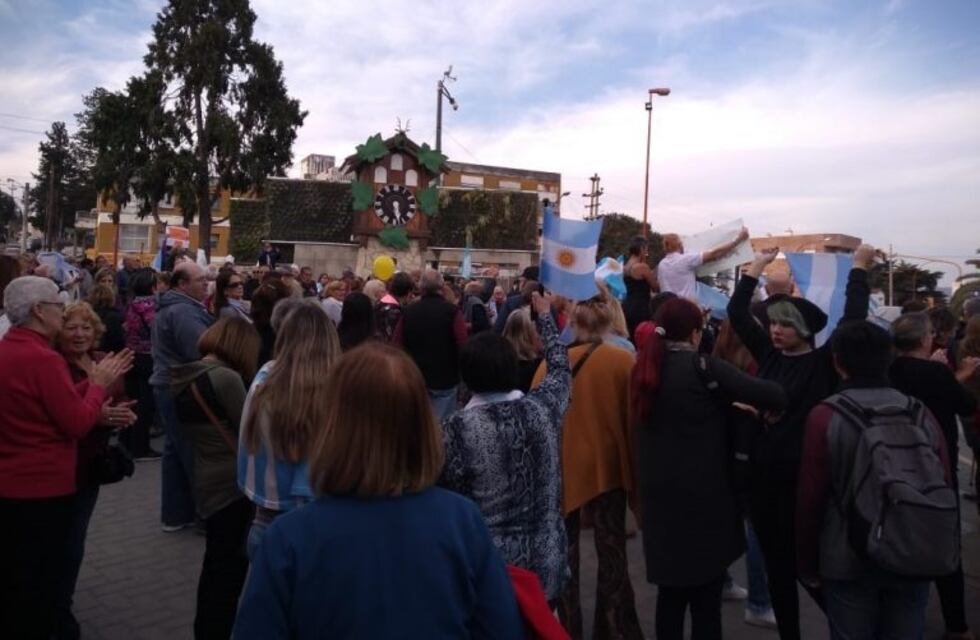 En Carlos Paz también marcharon en apoyo a Macri
