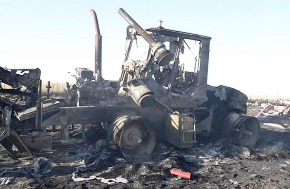 Se quemó un tractor cerca de Winifreda y las llamas se extendieron por el campo