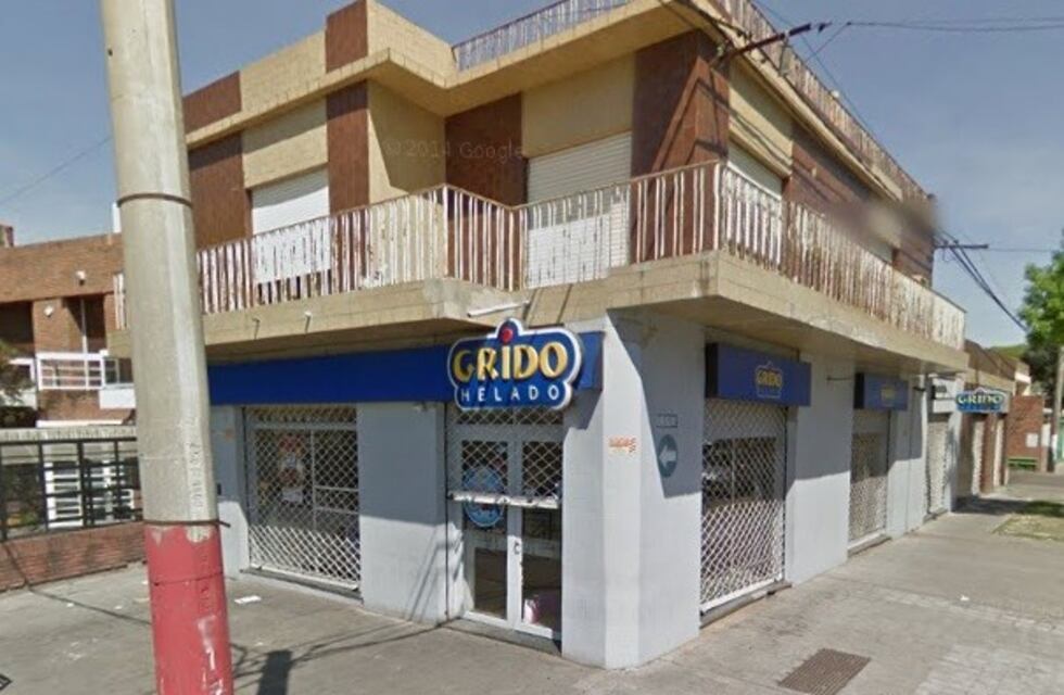 Delincuentes armados asaltaron una heladería de calle Oroño