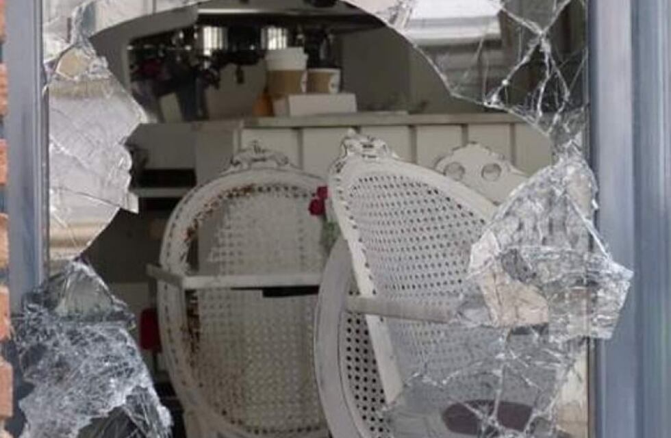 Dos menores investigados por el presunto robo a un reconocido café céntrico