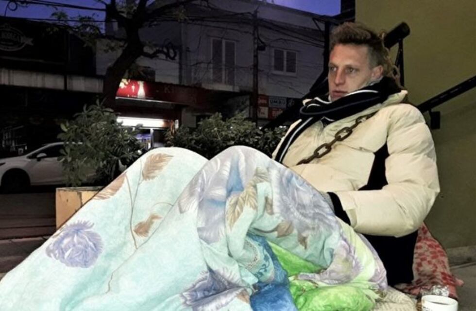 Un joven despedido del Instituto de Seguridad Social pide volver a trabajar