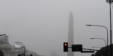 DYN09, BUENOS AIRES 05/06/2015, UNA DENSA NIEBLA CUBRE LA CIUDAD DE BUENOS AIRES.FOTO:DYN/JAVIER BRUSCO. buenos aires  niebla en la ciudad mal tiempo nublado poca visibilidad neblina durante todo el dia