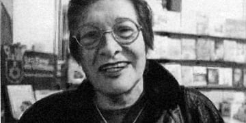 Desde el 2 de septiembre de 2016 Neuquén tiene un día dedicado especialmente a su poesía local y es en homenaje a la poeta Irma Cuña\u002E