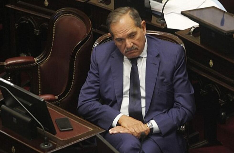 Caso Alperovich: el Senado extendió la licencia del exgobernador