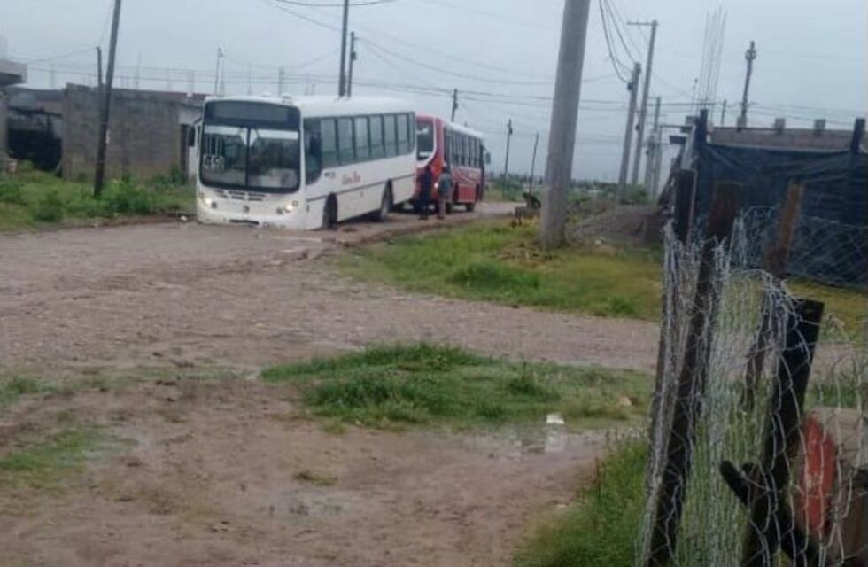 La intensa lluvia produjo daños en sectores de la capital y El Carmen