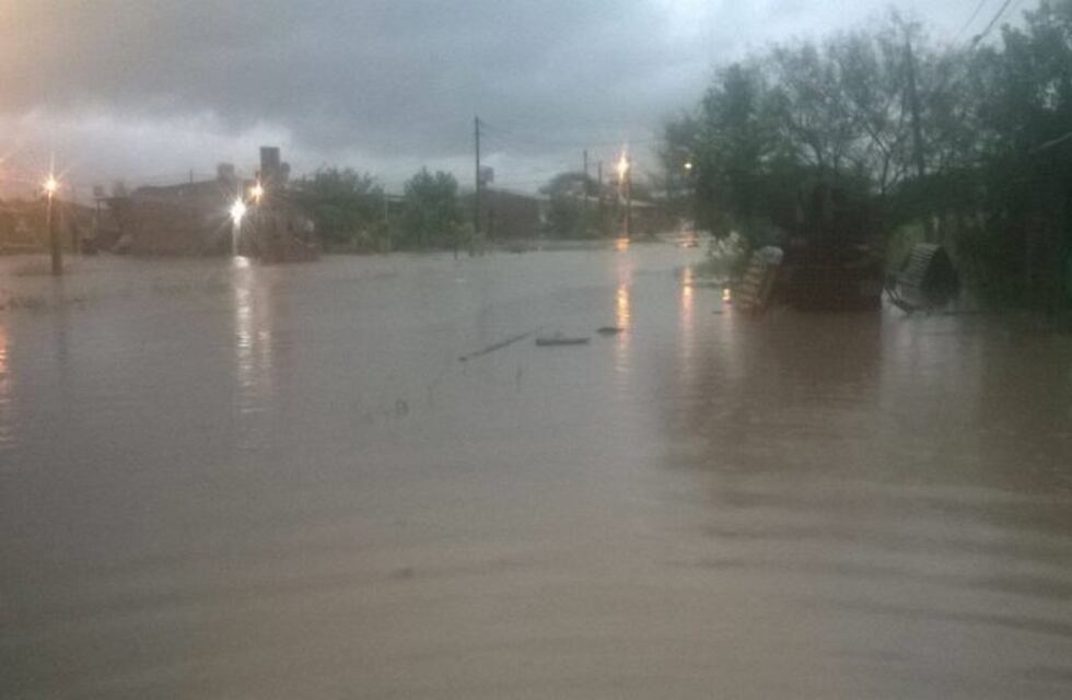 General Vedia: Se rompió la defensa, más de 100 familias Evacuadas