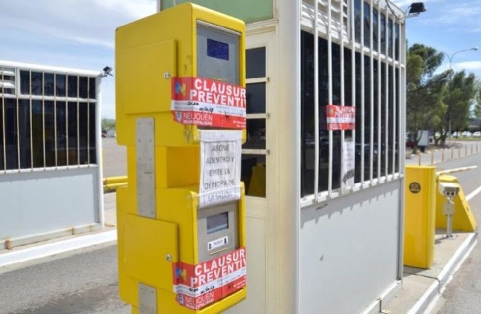 Por la clausura en la cabina de cobro se puede estacionar gratis