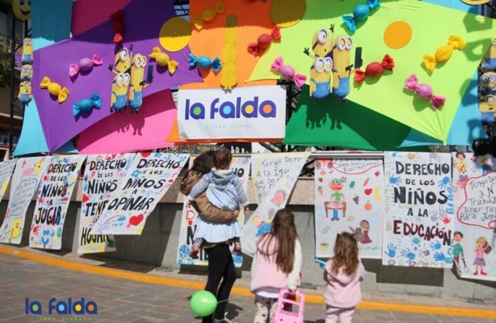 La Falda: la ciudad que adornó sus calles de colores para los más pequeños en su día
