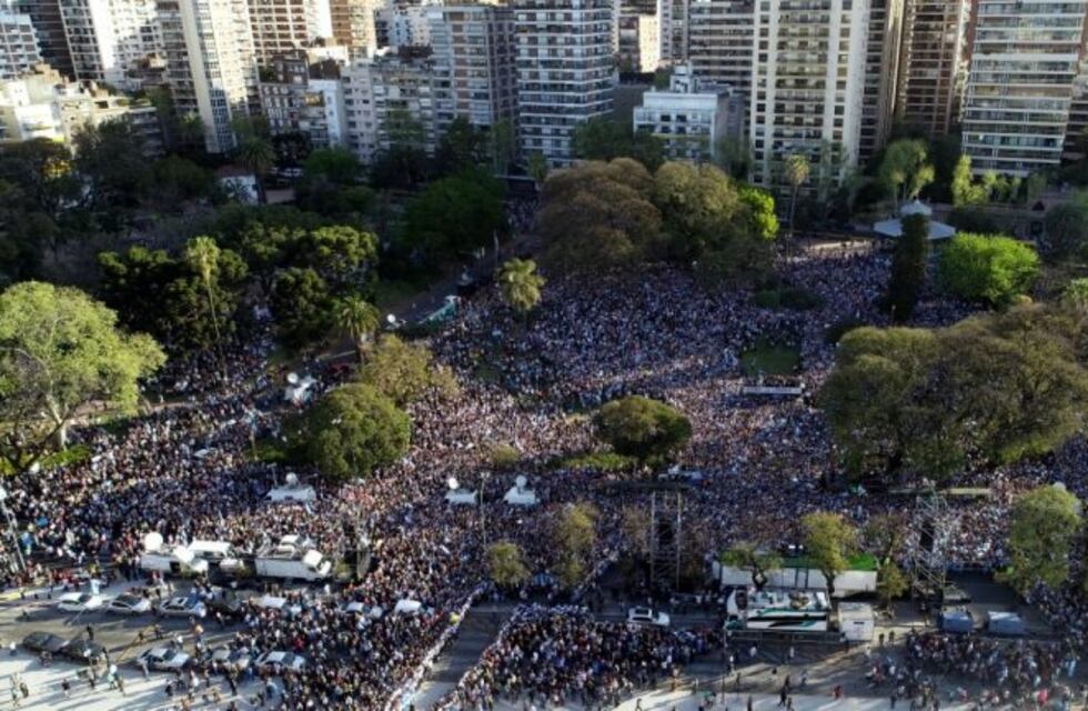 Miles de personas apoyaron a Mauricio Macri en la primera marcha del "Sí se puede" en Belgrano