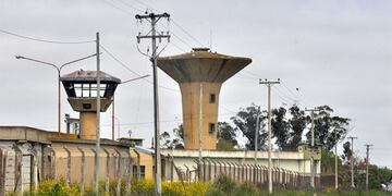 Condenan a 8 y 14 años de prisión a dos jóvenes que balearon a un comerciante durante un asalto