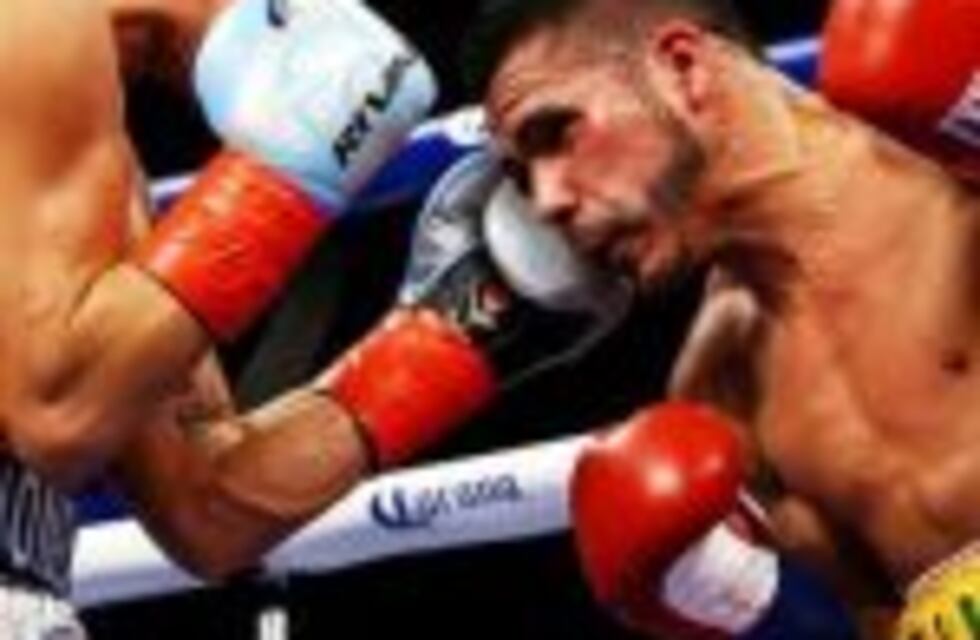 Cuellar perdió el titulo mundial ante el mexicano Mares en fallo dividido