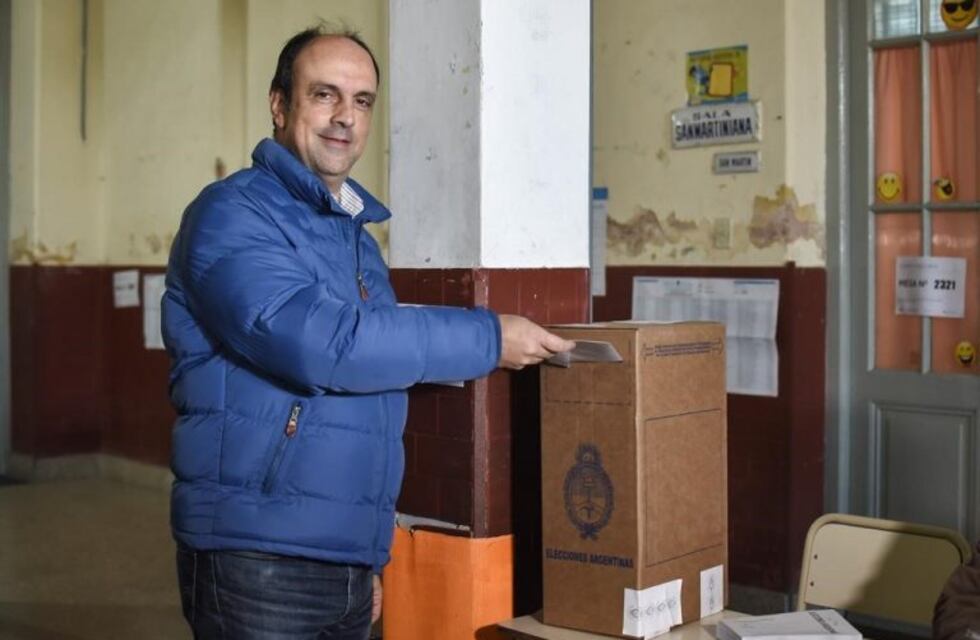 Corral confía en que Macri pueda revertir el resultado electoral en octubre