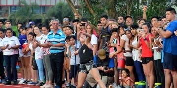 Competencia oficial en el CEPARD de Posadas sobre la nueva pisa sintética\u002E (Imagen ilustrativa)