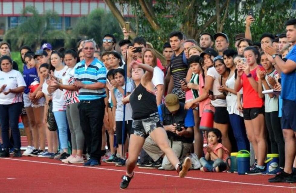 Primera competencia oficial en la pista sintética "Eric" Barney de Posadas