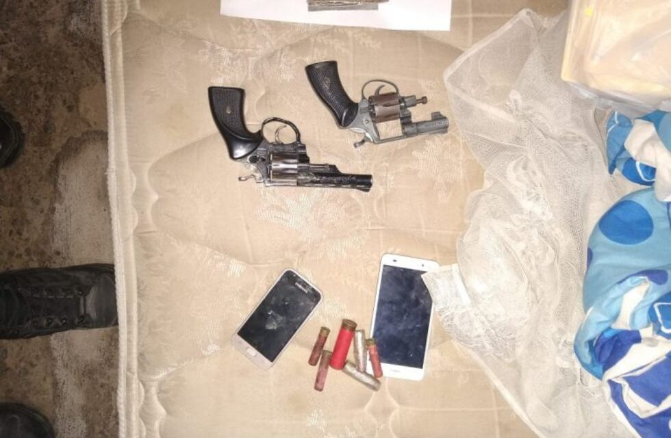 Encuentran armas y municiones en una investigación por intento de homicidio