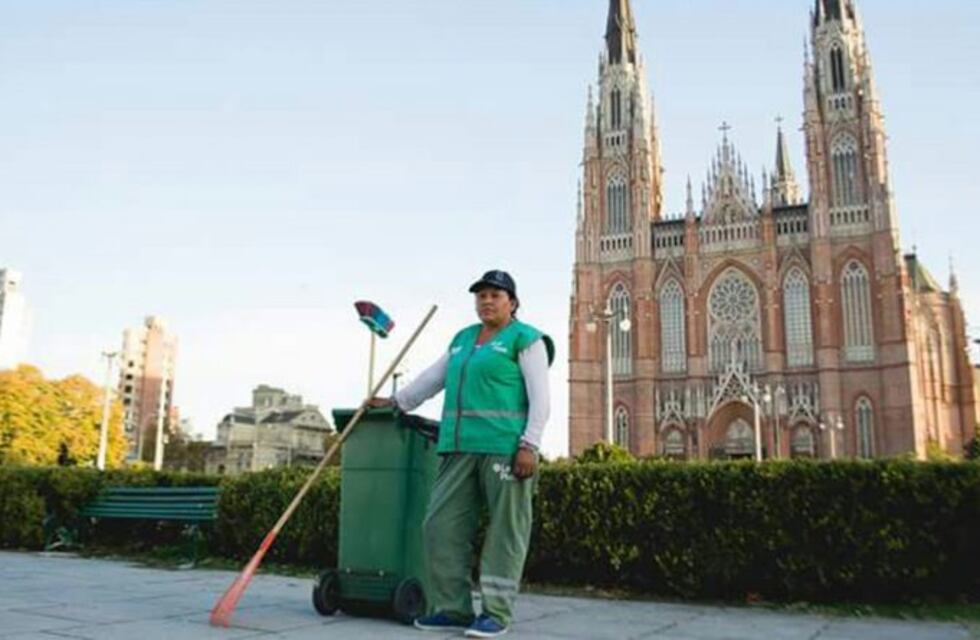 Pagarán un bono de 1.500 pesos a los cooperativistas que prestan servicios al municipio de La Plata