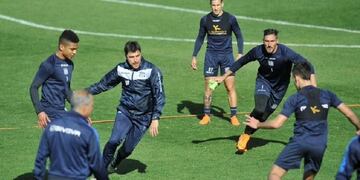 El Cacique Medina aspira a ponerle mucho fútbol a la pretemporada\u002E