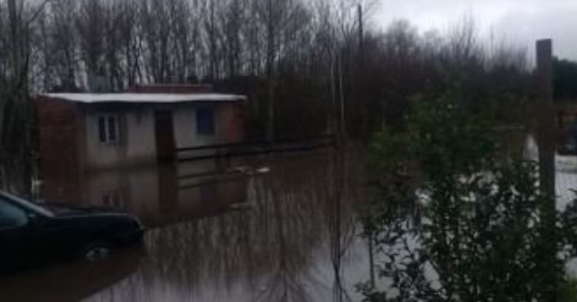 El temporal inundó su casa y perdieron todas sus pertenencias