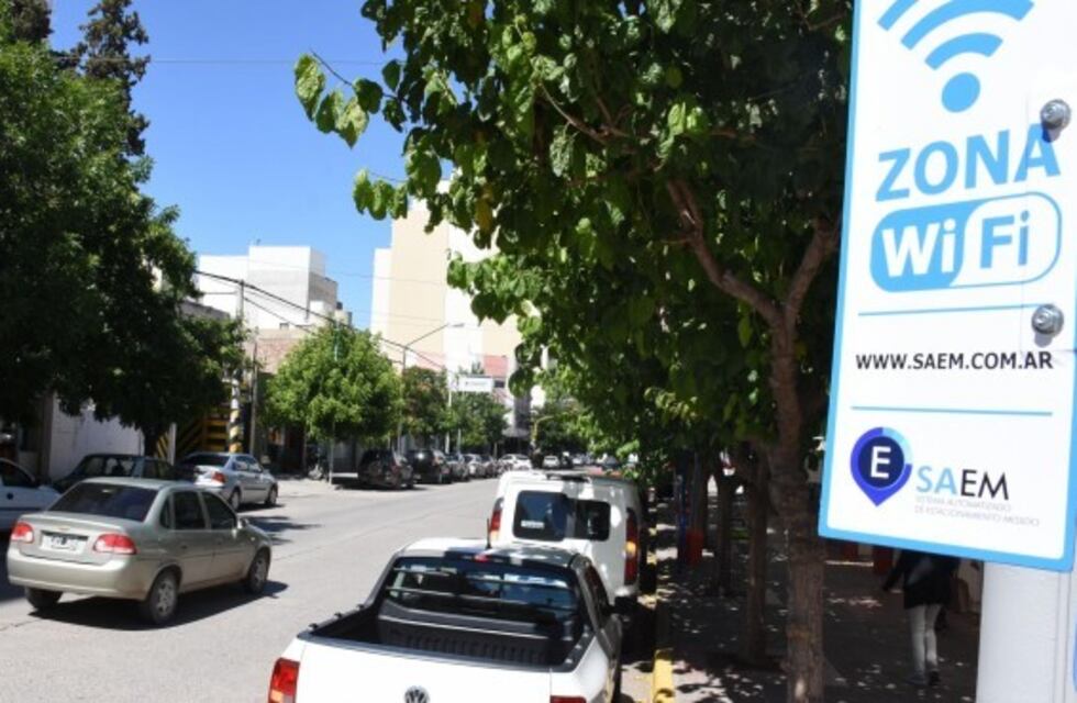 Anuncian que el estacionamiento medido llega después de Navidad