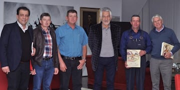 Alberto Rodríguez Saá recibió a la comunidad menonita\u002E Foto: ANSL