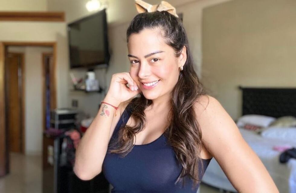 Larissa Riquelme posó con un jardinero y despertó suspiros en las redes sociales