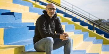 El DT anticipó que quiere un defensor y un volante central\u002E