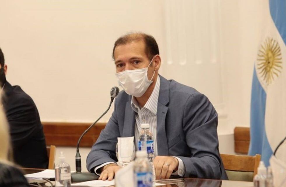 El gobernador de Neuquén confirmó que ya vacunaron al 30% de la población en la provincia