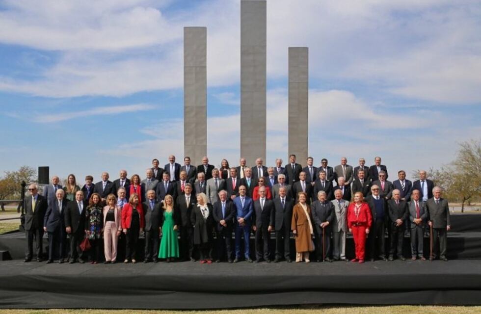 Lifschitz y Corral, presentes en el acto por el 25° aniversario de la reforma constitucional