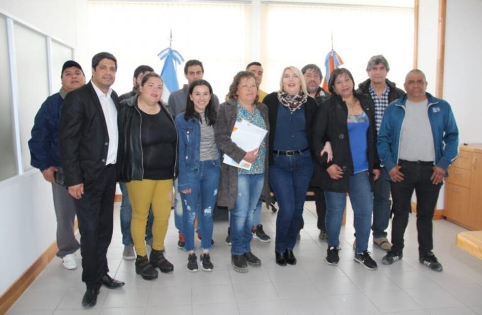 Bertone entregó la personería jurídica a la "Asociación civil de fútbol Barrios de Río Grande"