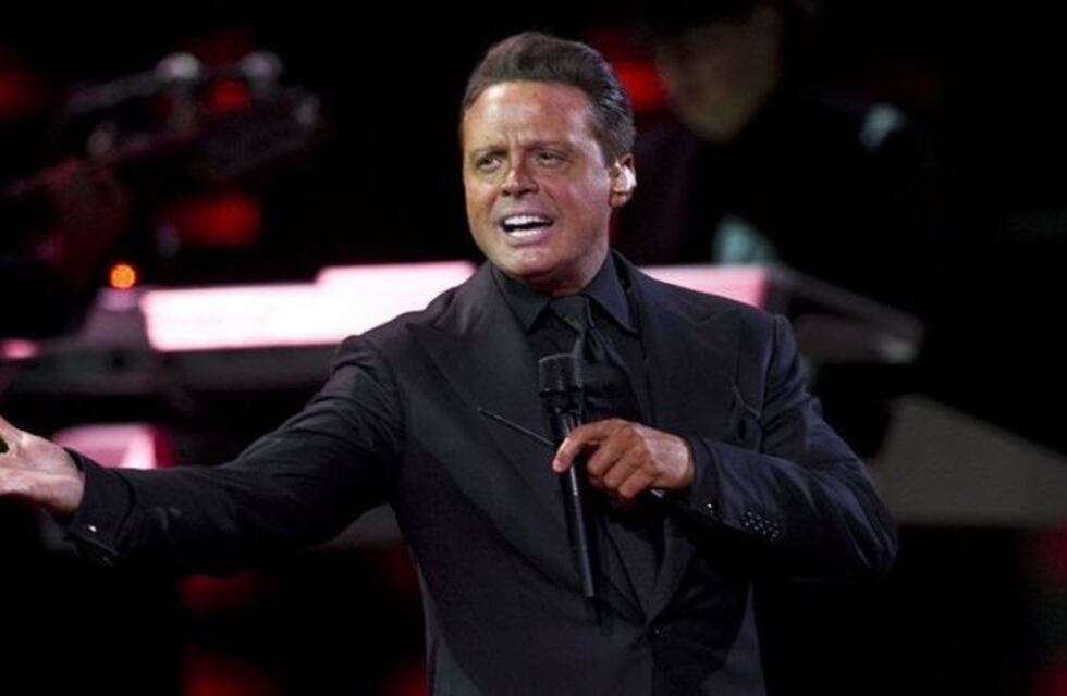 Confirmaron que el imitador argentino de Luis Miguel tuvo que cubrirlo en un recital
