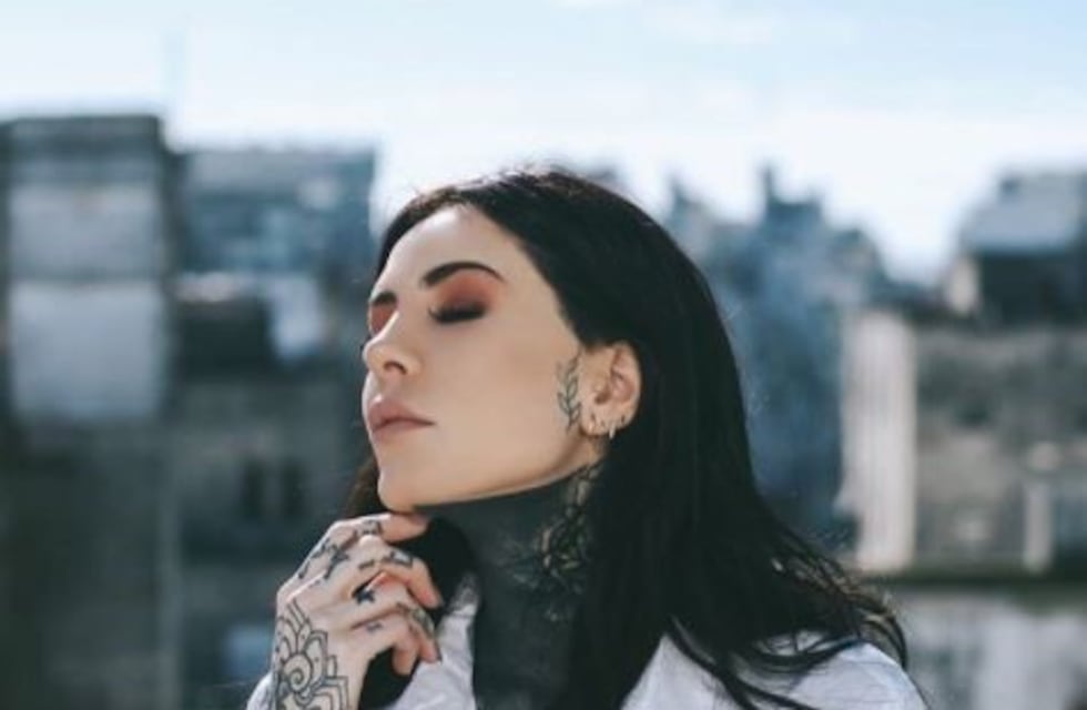 Candelaria Tinelli y otra foto para el infarto