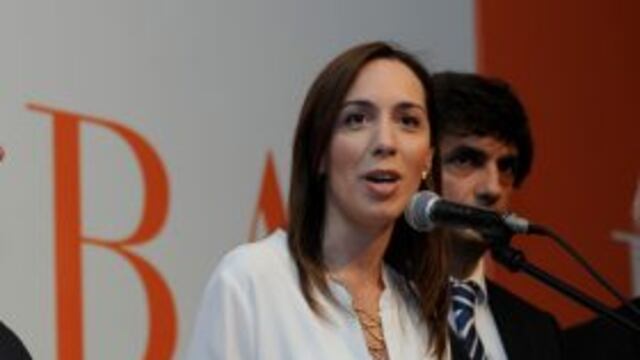 LA PLATA, 25/11/2015, LA GOBERNADORA ELECTA MARIA EUGENIA VIDAL EN CONFERENCIA DE PRENSA LUEGO DE LA REUNION CON DANIEL SCIOLI. FOTO:DYN/SALVADOR SANTIAGO. la plata maria eugenia vidal gobernadora bonaerense electa inicio de la transicion bonaerense conferencia de prensa