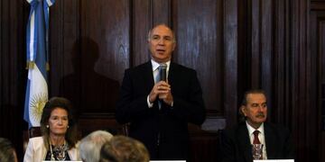 BUENOS AIRES, 16/02/2016, EL PRESIDENTE DE LA CORTE, RICARDO LORENZETTI ANUNCIO DURANTE UN ACTO , UN SISTEMA DE PUBLICIDAD PARA CAUSAS POR CORRUPCION, NARCOTRAFICO Y TRATA DE PERSONAS. FOTO:DYN/LUCIANO THIEBERGER, buenos aires ricardo lorenzetti Elena Highton de Nolasco juan carlos maqueda presidente y miembros de la corte suprema acto anuncio publicidad para cuasa corrupcion narcotrafico y trata de personas